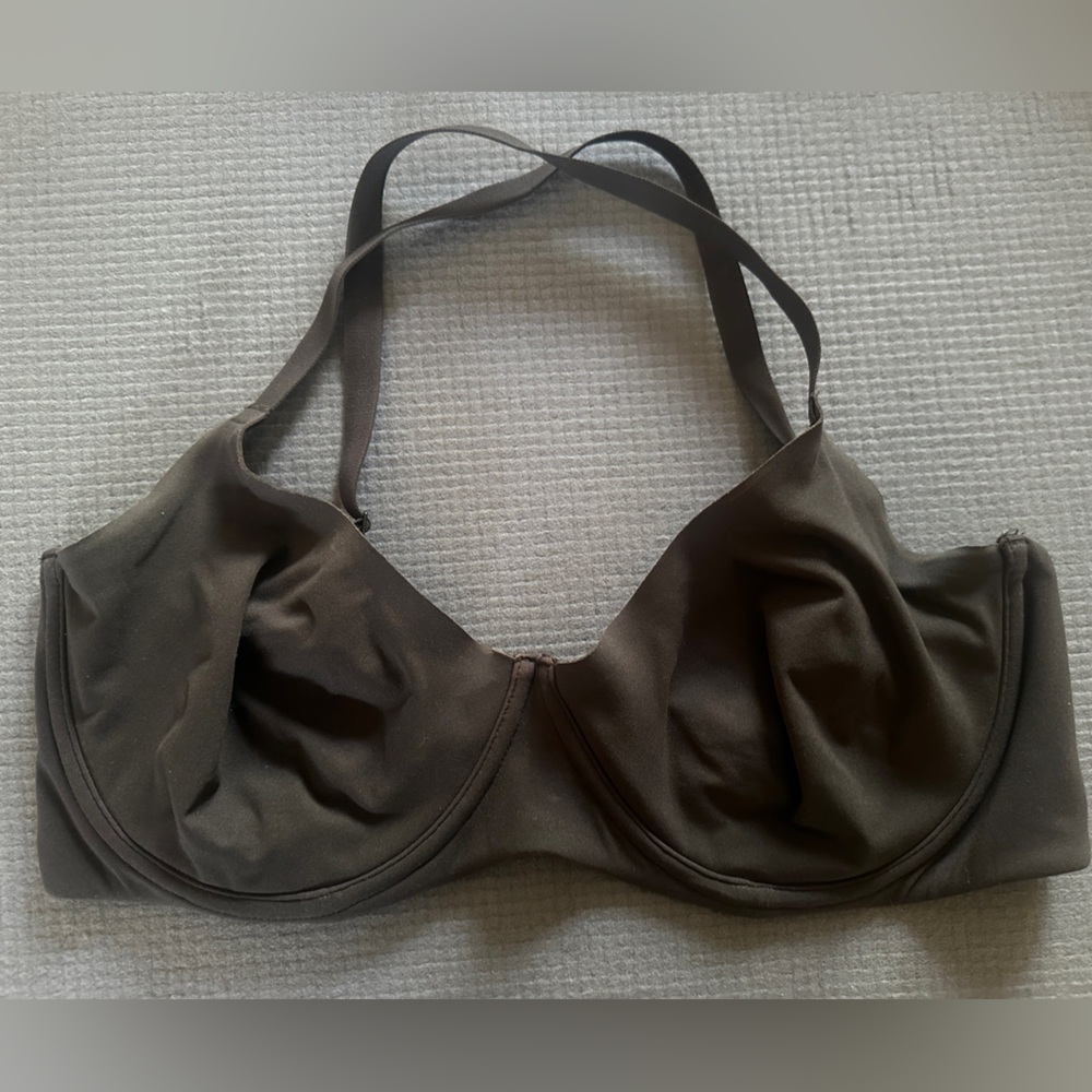 Skims fits everyone unlined bra 38dd EUC onyx.